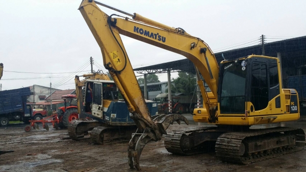 ขายรถแบคโฮ KOMATSU PC130-8 ราคา 1350000