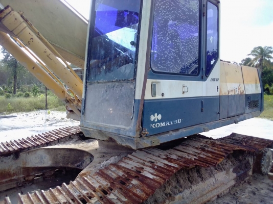 ขายรถแบคโฮ KOMATSU PC200-5 ไม่มีเอกสาร ไม่มีระบบไฟ ราคา 380000