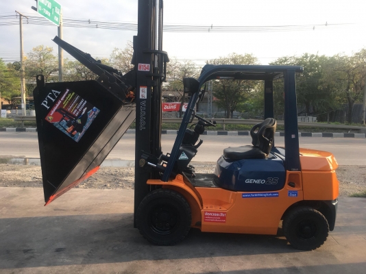 ขายรถตักยางพาราตักยางก้อนยางถ้วยและตักเศษยาง