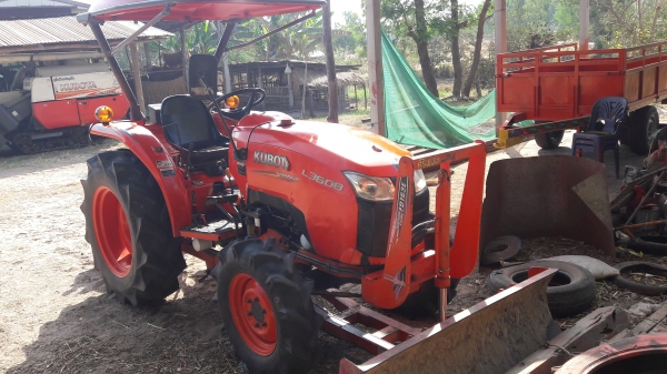 รถไถแทรกเตอร์  L3608