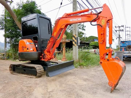 ขายรถขุด ยี่ห้อ:HITACHI  แบบ:EX-30U  มีลายหัวแย๊ก ขนาดPC30 รถพร้อมลุยงาน  ราคา 470,000 บาท ราคานี้ต่อรองได้ (ติดแอร์พร้อมฟิล์ม)  คอนโทนสั้นปั้มนิ้ว  เครื่องยนต์อีซูซุ3สูบ  รถเก่านอกแท้เอกสารใบอินวอย ไม่เคยใช้งานในไทย100\% แทรกเหล็ก ช่วงล่างแน่นๆ  สนใจโทร :
