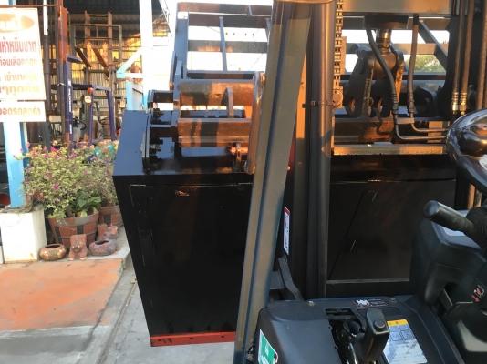 ขายรถโฟล์คลิฟท์มือสองสำหรับตักยางพาราตักทะลายปาล์ม