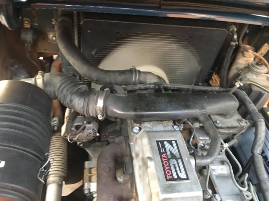 ขายรถโฟล์คลิฟท์มือสองสำหรับตักยางพาราตักทะลายปาล์ม