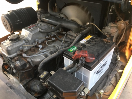 ขายรถโฟล์คลิฟท์มือสองสำหรับตักยางพาราตักทะลายปาล์ม