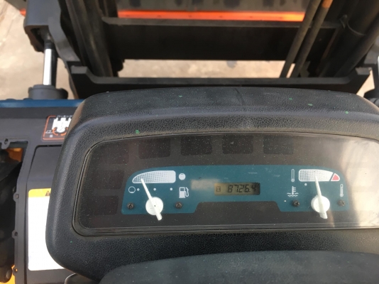 ขายรถโฟล์คลิฟท์มือสองสำหรับตักยางพาราตักทะลายปาล์ม