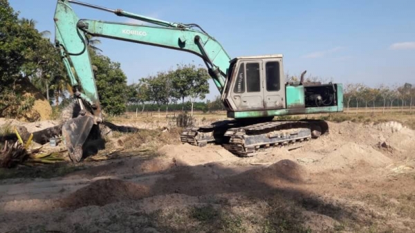 ขาย 395,000 KATO HD 700 เล่มทะเบียน เครื่องดี ปั้มแรง เอวแน่น ช่วงล่างแน่น รถพร้อมใช้ รถอยู่ สุรินทร์ 090-772-3710 090-772-3708