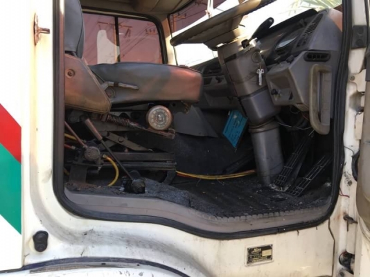 ขาย 635,000 หัวลาก HINO PRAFAI เครื่อง P11C 320 หัวบาง ยางดี คัชซีสวย รถสวยพร้อมใช้ รถอยู่ สระบุรี  090-772-3710 090-772-3708