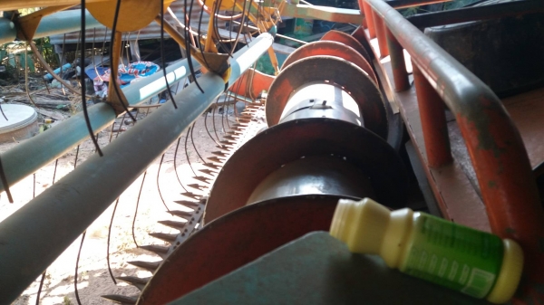 ขายรถเกี่ยว มนัสการช่าง เครื่อง 175 ตัวเดิน 10HT  โซ่ ใบ สวย โครงสร้างสวย สภาพโซ่ ใบ สวย ราคา 355,000 สำหรับคนที่กำลังลังมองหารถเล็ก อุ้ม 1.5 ตัน  แปลงนาเล็กๆ เกี่ยวคล่องตัวครับ 091-0206555 อยู่สุรินทร์ครับ