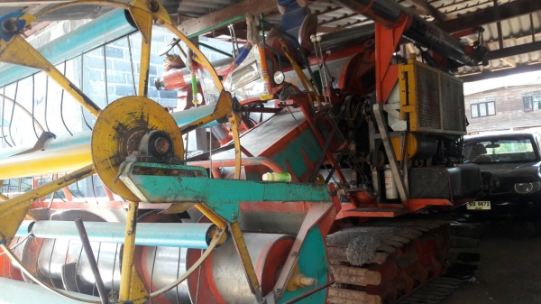 ขายรถเกี่ยว มนัสการช่าง เครื่อง 175 ตัวเดิน 10HT  โซ่ ใบ สวย โครงสร้างสวย สภาพโซ่ ใบ สวย ราคา 355,000 สำหรับคนที่กำลังลังมองหารถเล็ก อุ้ม 1.5 ตัน  แปลงนาเล็กๆ เกี่ยวคล่องตัวครับ 091-0206555 อยู่สุรินทร์ครับ