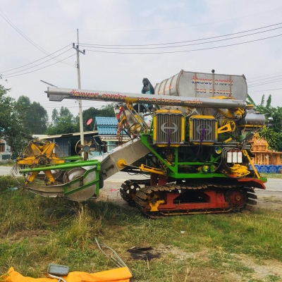 ขาย รถเกี่ยวอู่ วัฒนพร การช่าง 2013  เครื่อง jo 260  ปั้ม 23 ก้อน 12 นอก D-20 / 11 ลูก / 47 ข้อ  ราคา 1.15 ล้าน ต่อรองได้ครับ 091-0206555 อยู่สุพรรณบุรี ครับ