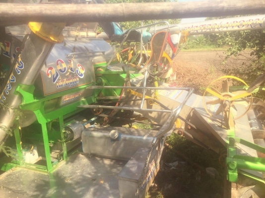 ขาย รถเกี่ยวอู่ วัฒนพร การช่าง 2013  เครื่อง jo 260  ปั้ม 23 ก้อน 12 นอก D-20 / 11 ลูก / 47 ข้อ  ราคา 1.15 ล้าน ต่อรองได้ครับ 091-0206555 อยู่สุพรรณบุรี ครับ