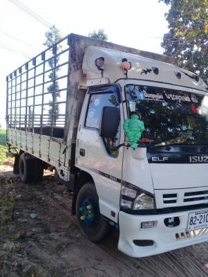 ขาย 6 ล้อ isuzu 130 แรงม้า ปี 50 ยาว 5 เมตร รถห้างเเท้ ขาย 6 ล้อ isuzu 130 แรงม้า ปี 50 ยาว 5 เมตร รถห้างเเท้