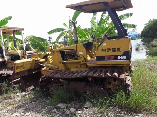 ขายค่ะ.. รถดัน  KOMATSU D20P-6  เก่านอกแท้  สภาพสวยเดิมๆๆ  สไลด์  6  ทิศทาง..สภาพสวย พร้อมใช้  โทร 089-3818694  ดวงนภา