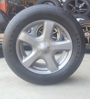 ขายล้อISUZU V Cross17สีกัล ยาง235/60/17  4 ล้อ