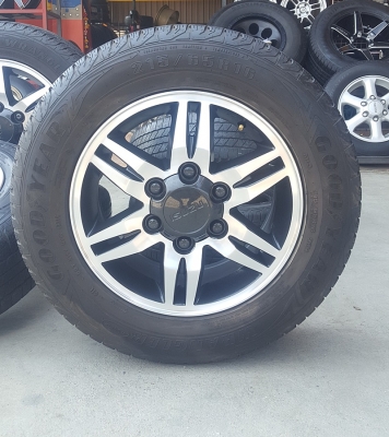ขายล้อISUZU Hi ขอบ16 ยาง215/65/16 ปี16  4 ล้อ