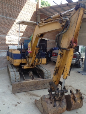 ขาย แม็คโค pc 30-6 มีไลน์หัวกระแทก แทร็กยาง แถมเครื่องตัดจ๊อยถนนอีก1เครื่อง 210,000 ต่อรองได้ ขาย แม็คโค pc 30-6 มีไลน์หัวกระแทก แทร็กยาง แถมเครื่องตัดจ๊อยถนนอีก1เครื่อง 210,000 ต่อรองได้