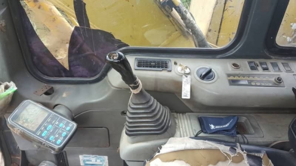 ขาย 545,000  KOMATSU PC 100-6 เครื่องดี ปั้มแรง ไฟฟ้าครบ โช่หนา เอกสารอินวอยร์ รถอยู่ นครปฐม 090-772-3710 090-772-3708