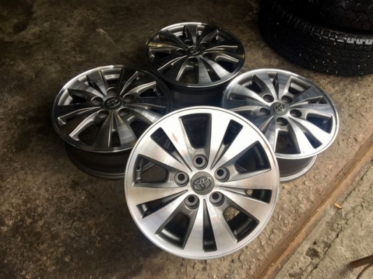แม็ก TOYOTA INNOVA ปัดเงา ขอบ 15