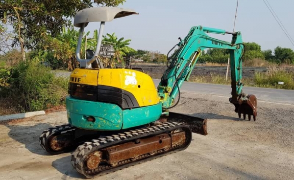 ขายด่วนรถแบคโฮคูโบต้าK30-3คอลโทลสั้นน้ำมันปั้มนี้วติดลายหัวกะแทกดีดีเทียบเท่าPC30รถนอกสถาพดีพร้อมใช้เพิ่งนำเข้ามายังไม่เคยใช้งานในไทยเลย