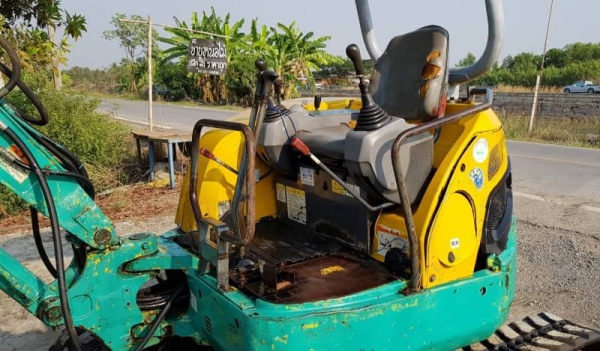 ขายด่วนรถแบคโฮคูโบต้าK30-3คอลโทลสั้นน้ำมันปั้มนี้วติดลายหัวกะแทกดีดีเทียบเท่าPC30รถนอกสถาพดีพร้อมใช้เพิ่งนำเข้ามายังไม่เคยใช้งานในไทยเลย