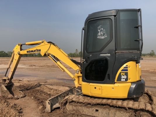 Komatsu Pc30-8 เดิมๆ ป้ายแด่งมือเดียวทำงาน 4500 ชม. เอกสารใบแจ้งจำหน่าย