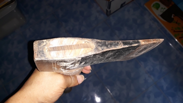 ขายขวานตราเสือสวีเดน2 ปอน MADE IN SWEDEN. ด้ามไม้ประดู่ ขายขวานตราเสือสวีเดน2 ปอน MADE IN SWEDEN. ด้ามไม้ประดู่