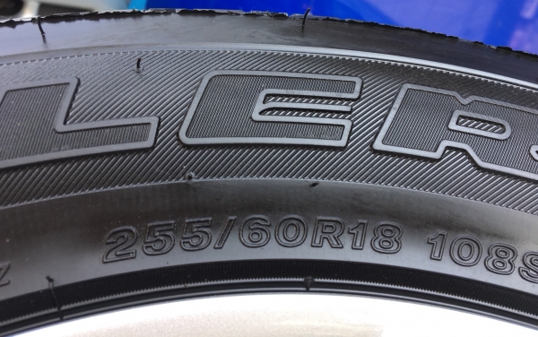 ล้อแม็กป้ายแดง ISUZU D-MAX Blue Power ขอบ 18 พร้อมยางป้ายแดง 255-60-18 ปลายปี 17 ตุ่มอลัง เส้นสีชัดๆ