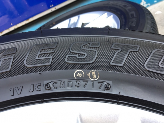 ล้อแม็กป้ายแดง ISUZU D-MAX Blue Power ขอบ 18 พร้อมยางป้ายแดง 255-60-18 ปลายปี 17 ตุ่มอลัง เส้นสีชัดๆ