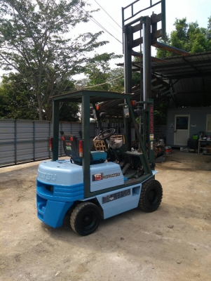 รถฟอร์คลิฟต์ KOMATSU FG15-15 รถเก่านอกพึ่งนำเข้ามา ยังไม่เคยใช้งานในไทย เกียร์ออโต้ ยางตัน 4 เส้น ยกสูง 3 เมตร ไฟฟ้าหน้าปัดครบ พร้อมใช้งาน มีเอกสารใบอินวอยซ์