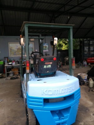 รถฟอร์คลิฟต์ KOMATSU FG15-15 รถเก่านอกพึ่งนำเข้ามา ยังไม่เคยใช้งานในไทย เกียร์ออโต้ ยางตัน 4 เส้น ยกสูง 3 เมตร ไฟฟ้าหน้าปัดครบ พร้อมใช้งาน มีเอกสารใบอินวอยซ์