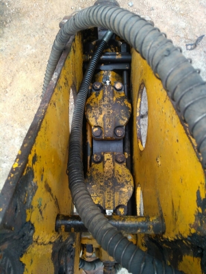 หัวแย็ก NB รุ่น GRP 500 ใส่รถแบคโฮ PC40, 50, 60 ของเก่านอกนำเข้า พร้อมใช้งาน มี VDO การทำงานให้ชม