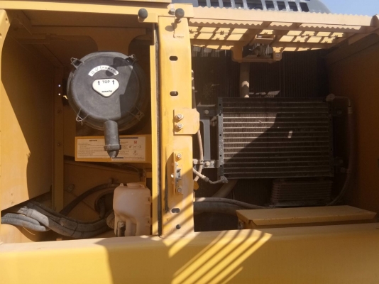 ขออรุญาติขายรถ KOMATSUPC200 MO เอกสารเล่มชั่วโมง7800พร้อมใช้งานทุกระบบกำลังทำบู๊ดสลักบุ้งกี้ให่แน่นปึกราคา2350000สนใจติดต่อ 0853224877-0988930465