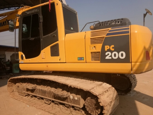 ขออรุญาติขายรถ KOMATSUPC200 MO เอกสารเล่มชั่วโมง7800พร้อมใช้งานทุกระบบกำลังทำบู๊ดสลักบุ้งกี้ให่แน่นปึกราคา2350000สนใจติดต่อ 0853224877-0988930465