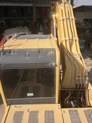 ขออรุญาติขายรถ KOMATSUPC200 MO เอกสารเล่มชั่วโมง7800พร้อมใช้งานทุกระบบกำลังทำบู๊ดสลักบุ้งกี้ให่แน่นปึกราคา2350000สนใจติดต่อ 0853224877-0988930465