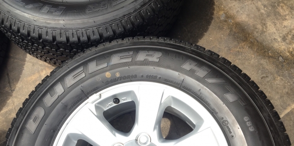 ล้อแม็กป้ายแดง ISUZU D-MAX Blue Power ขอบ 16 พร้อมยางป้ายแดง 245-70-16 Bridgestone ปลายปี 17 แม็กสวย ยางมีตุ่ม