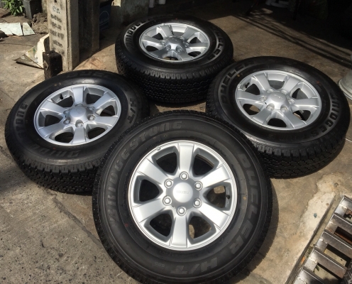 ล้อแม็กป้ายแดง ISUZU D-MAX Blue Power ขอบ 16 พร้อมยางป้ายแดง 245-70-16 Bridgestone ปลายปี 17 แม็กสวย ยางมีตุ่ม