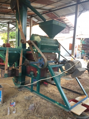 ขายโรงสีข้าว หิน 24 พร้อมมอเตอร์ 5 แรง กับลูกยางใหม่ พร้อมใช้