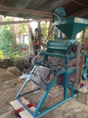 ขายโรงสีข้าว หิน 24 พร้อมมอเตอร์ 5 แรง กับลูกยางใหม่ พร้อมใช้