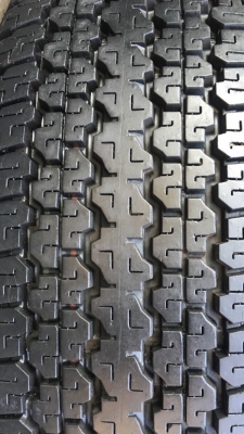 ยางป้ายแดง 245-70-16 Bridgestone ปลายปี 17ดอกเต็มๆ ยังมีตุ่ม