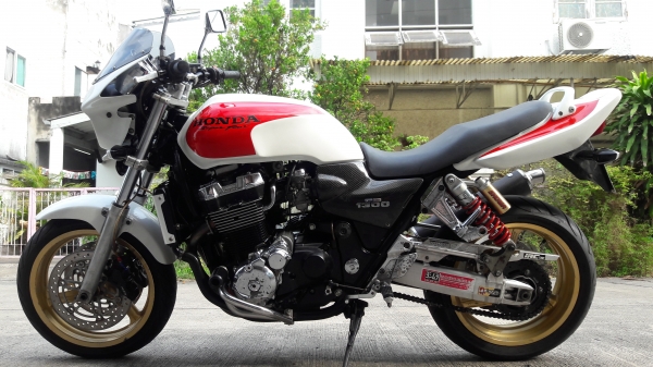 ขาย CB 1300 ทะเบียนเล่มเขียวพร้อมโอน 125000