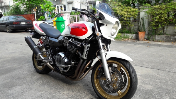 ขาย CB 1300 ทะเบียนเล่มเขียวพร้อมโอน 125000