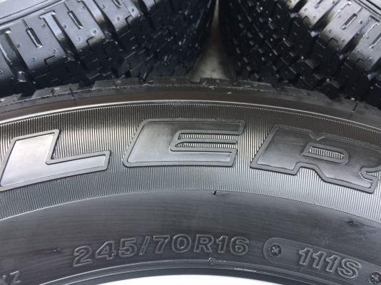 ล้อแม็กป้ายแดง ISUZU D-MAX 1.9 Blue Power ขอบ 16 พร้อมยางป้ายแดง Bridgestone 245-70-16 ปี 17 แม็กสวยกริ๊บ ตุ่มเด้งๆ มีเส้นสี