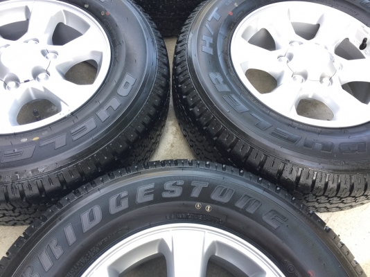 ล้อแม็กป้ายแดง ISUZU D-MAX 1.9 Blue Power ขอบ 16 พร้อมยางป้ายแดง Bridgestone 245-70-16 ปี 17 แม็กสวยกริ๊บ ตุ่มเด้งๆ มีเส้นสี