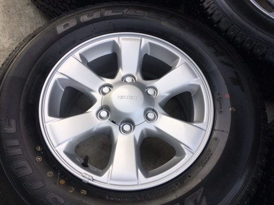 ล้อแม็กป้ายแดง ISUZU D-MAX 1.9 Blue Power ขอบ 16 พร้อมยางป้ายแดง Bridgestone 245-70-16 ปี 17 แม็กสวยกริ๊บ ตุ่มเด้งๆ มีเส้นสี
