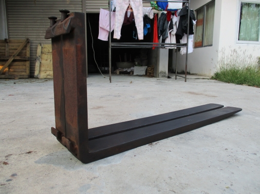 ขาย( งา ) รถ forklift ขนาด1.5- 2.5 ตัน