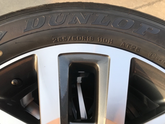 ล้อพร้อมยางป้ายแดง TOYOTA NEW FORTURNER ปี 17 สวยกริปทุกวง เส้นสี ตุ่มชัดๆ