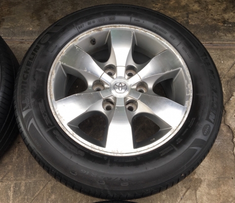 ล้อแม็ก Toyota Vigo Champ ขอบ 16 พร้อมยาง Michelin 215-60-16 ปี 13