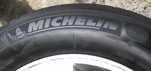 ล้อแม็ก Toyota Vigo Champ ขอบ 16 พร้อมยาง Michelin 215-60-16 ปี 13