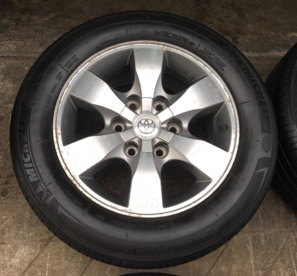 ล้อแม็ก Toyota Vigo Champ ขอบ 16 พร้อมยาง Michelin 215-60-16 ปี 13