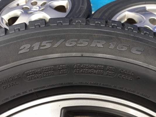 ล้อแม็ก Toyota Vigo Champ สีเทาดำ ขอบ 16 พร้อมยาง Michelin 215-65-16 ปี 14